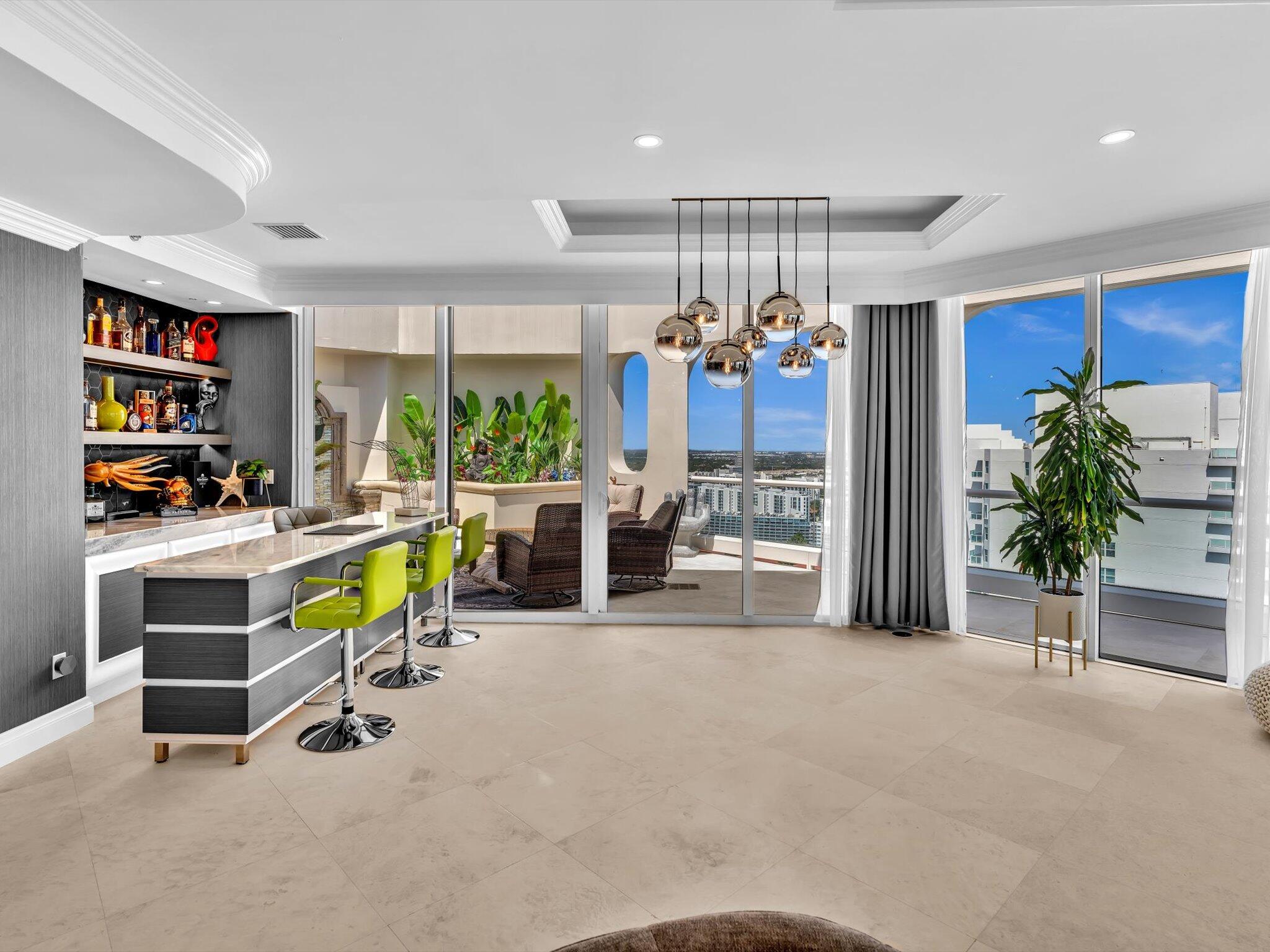 7000 Island Boulevard Ph-06