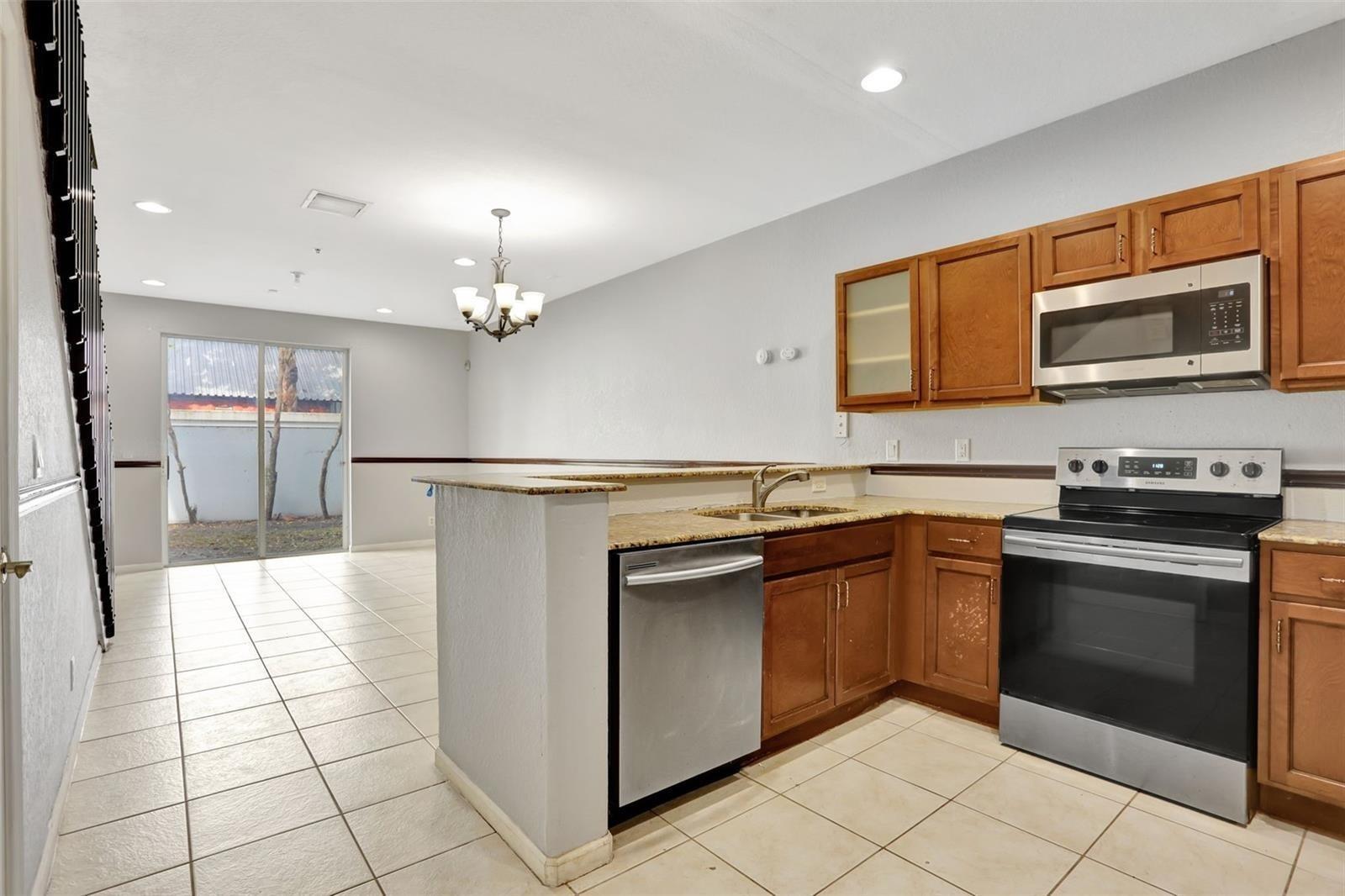 3427 NW 14th Court