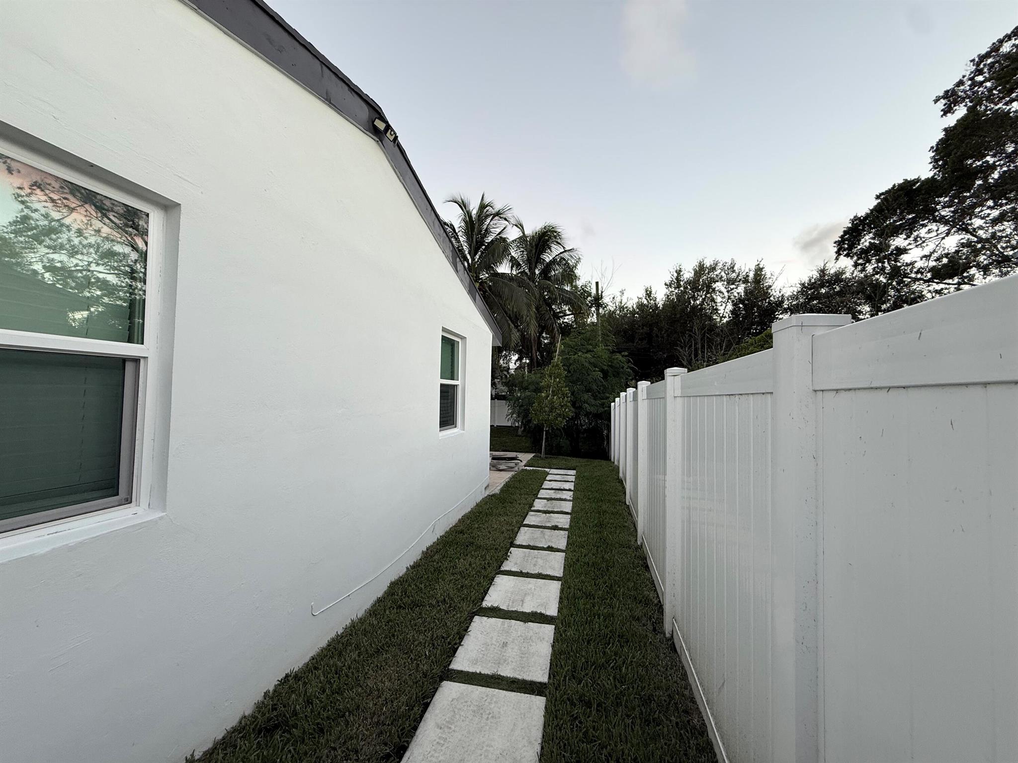 NICHOLS 1ST ADD TO DELRAY - Residential Lease