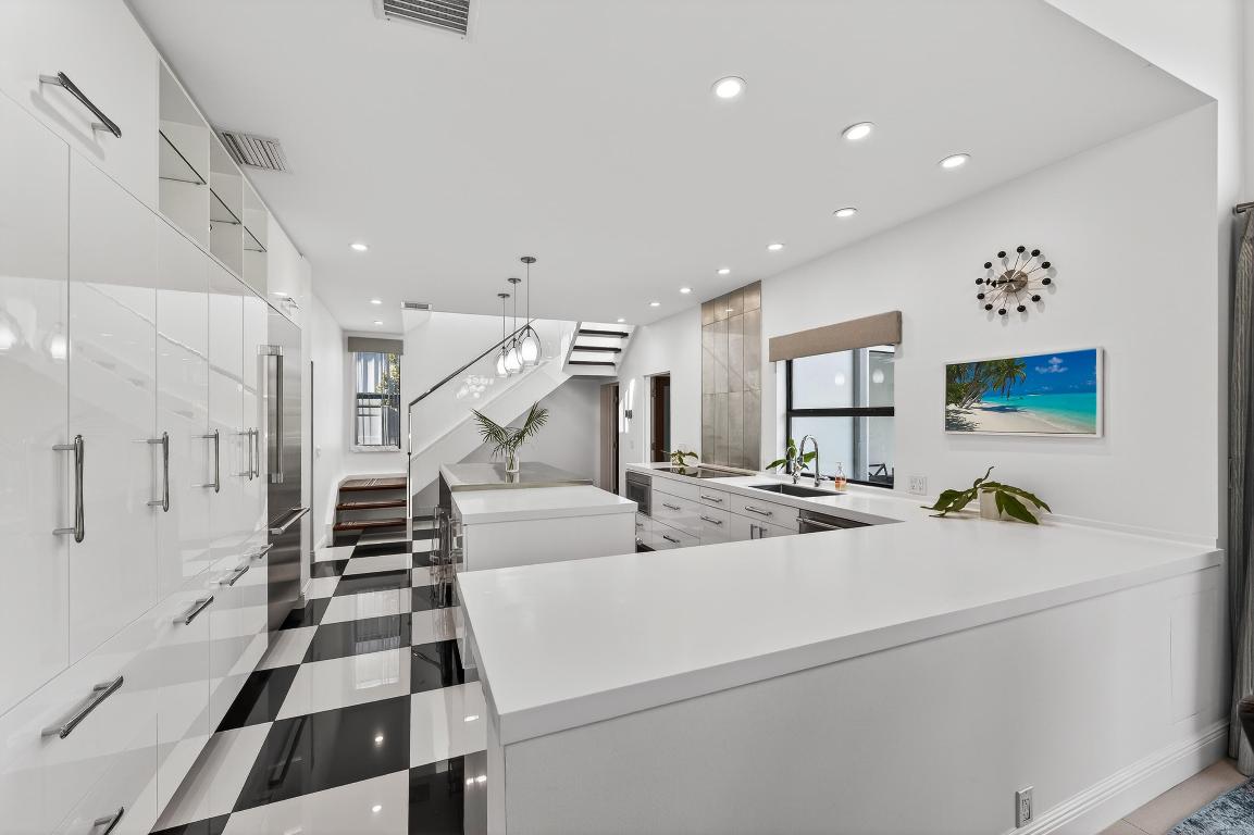 JUPITER INLET BEACH COLONY - Residential