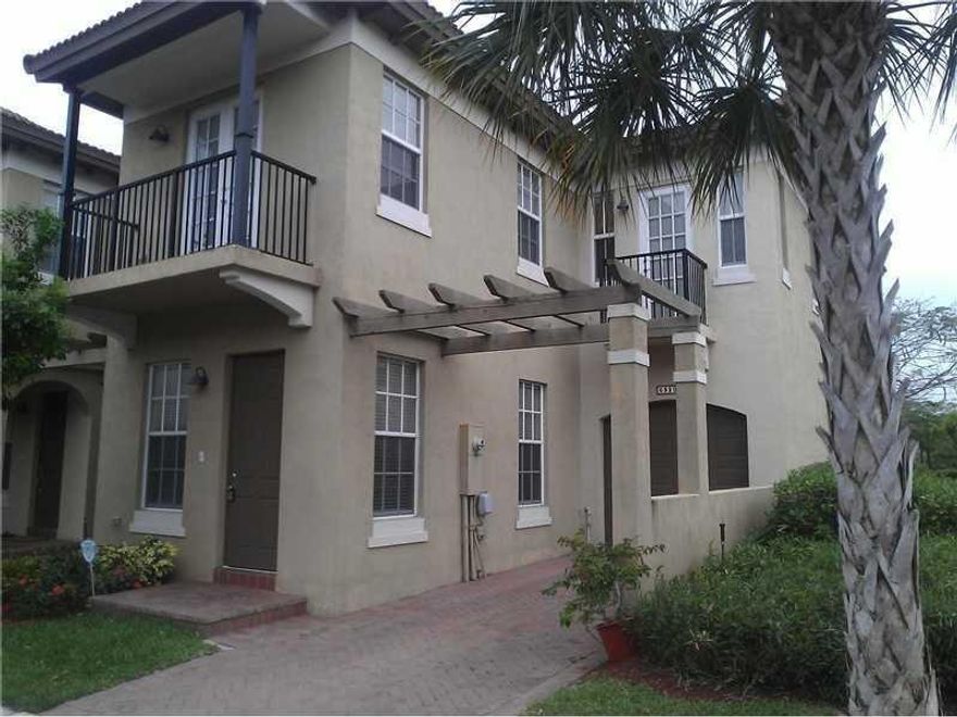 PET FRIENDLY ALL AGES...3 BEDROOM 3-1/2 BATHROOMS with 1 CAR GARAGE.  GATED COMMUNITY, EXCELLENT SCHOOL DISTRICT, CLOSE TO ALL YOU NEED. COMMUNITY BUILT IN 2008.. CLOSE TO MAIN HIGHWAYS MINUTES TO THE BEACH, GROCERY STORES, COFFEE SHOPS, ETC...IN THE HEART OF COCONUT CREEK. MINUTES TO THE BEACH, EASY ACCESS TO ALL HIGHWAYS YET IN A QUIET COMMUNITY.. 3 BEDROOM 3-1/2 BATHROOMS LOTS OF ROOM GREAT TO RAISE A FAMILY WITH A+ SCHOOLS FOR YOUR CHILDREN. ENGLISH, ESPANOL, PORTUGUES.