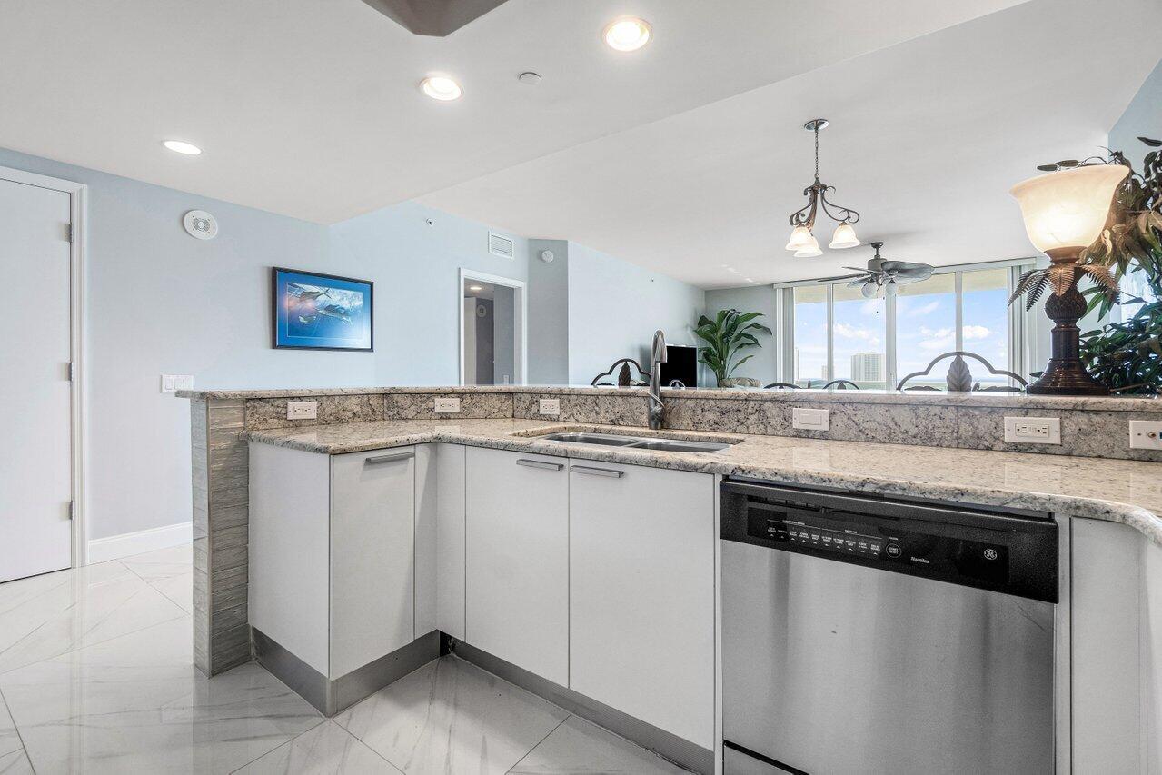 MARINA GRANDE RIVIERA BEA - Residential Lease