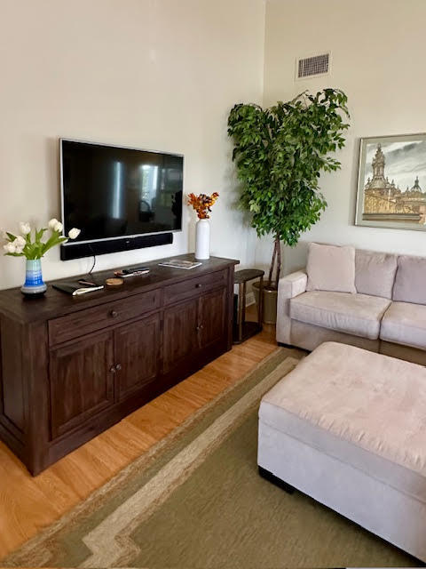 GLENEAGLES CONDO III - Residential Lease