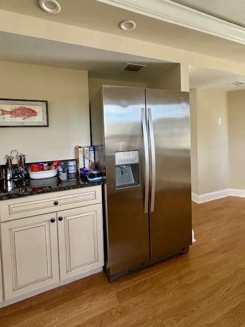 GLENEAGLES CONDO III - Residential Lease