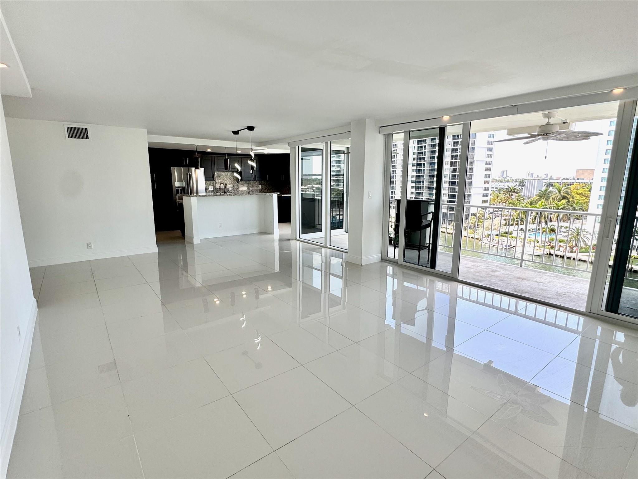 2800 E Sunrise Blvd 8B