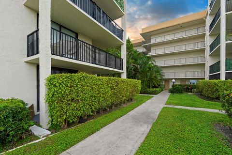 Condominium in Tamarac FL 6190 Woodlands Boulevard Blvd.jpg