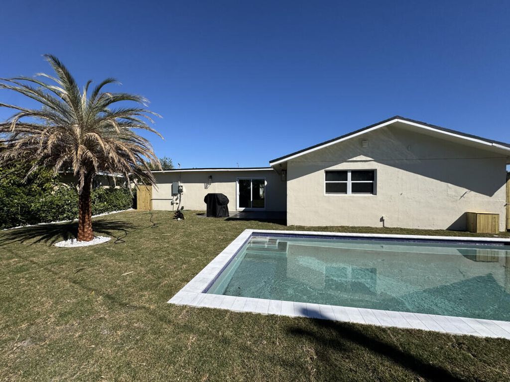 Photo of 1456 Cross Way, West Palm Beach, FL 33401 (MLS # B26011170)