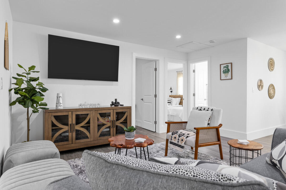 ROOSEVELT ESTATES - Residential