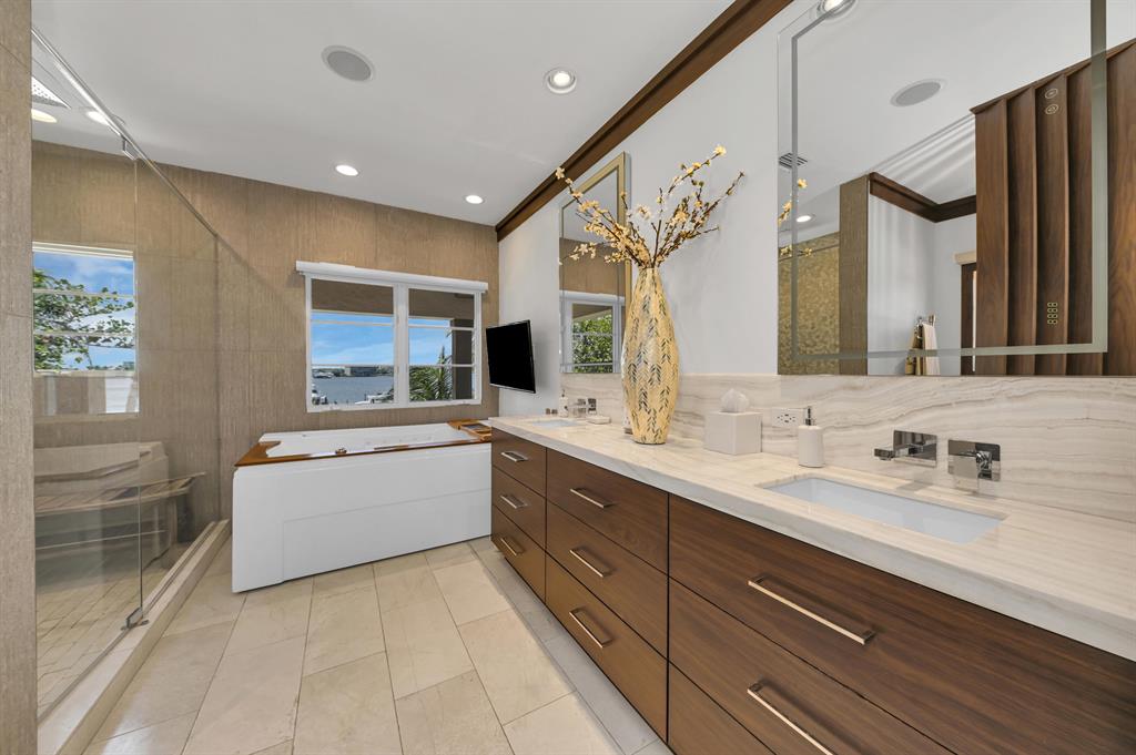 LAKE SHORES LANTANA - Residential