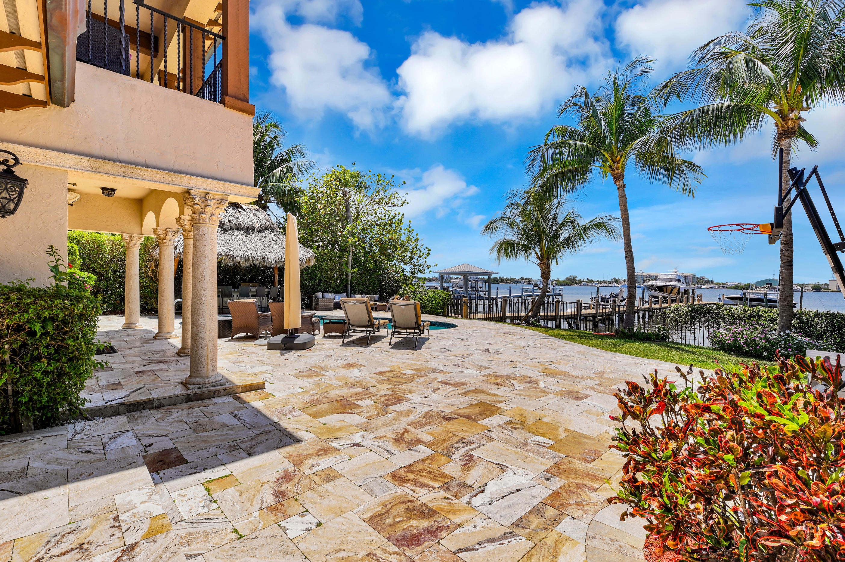 LAKE SHORES LANTANA - Residential