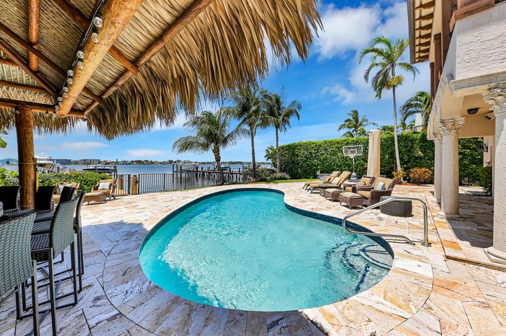 LAKE SHORES LANTANA - Residential