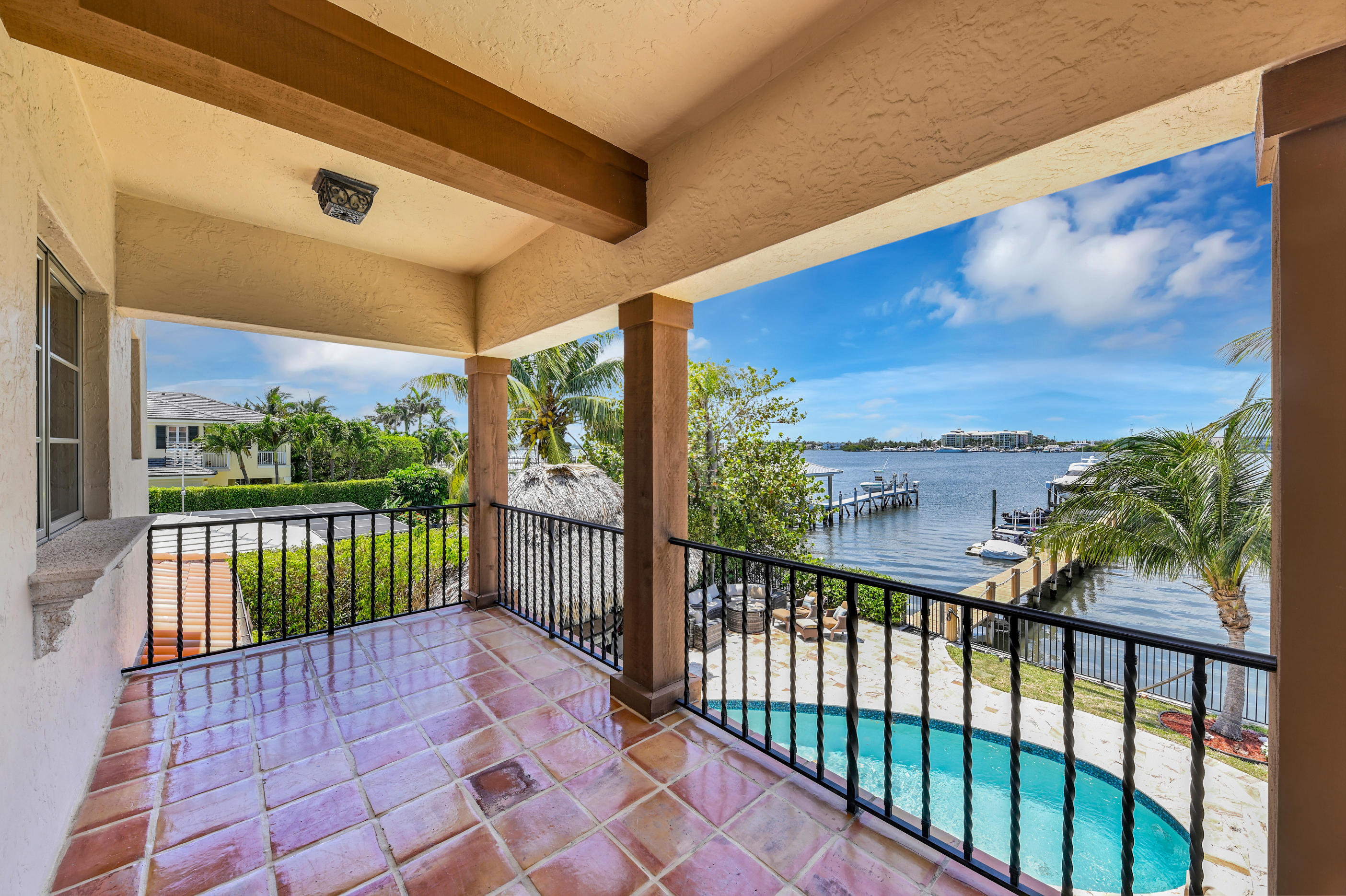 LAKE SHORES LANTANA - Residential