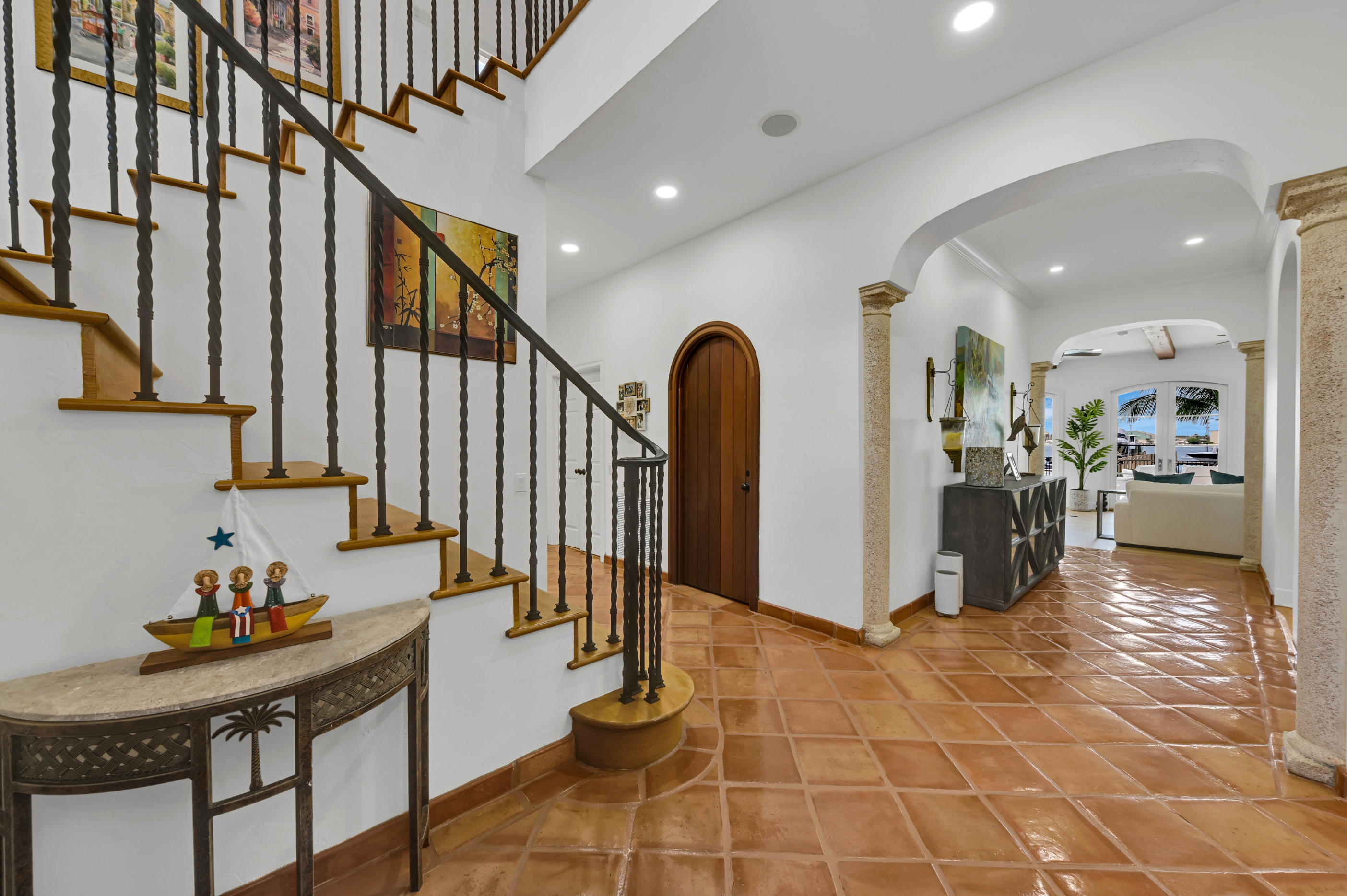 LAKE SHORES LANTANA - Residential