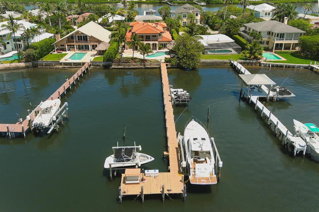 LAKE SHORES LANTANA - Residential