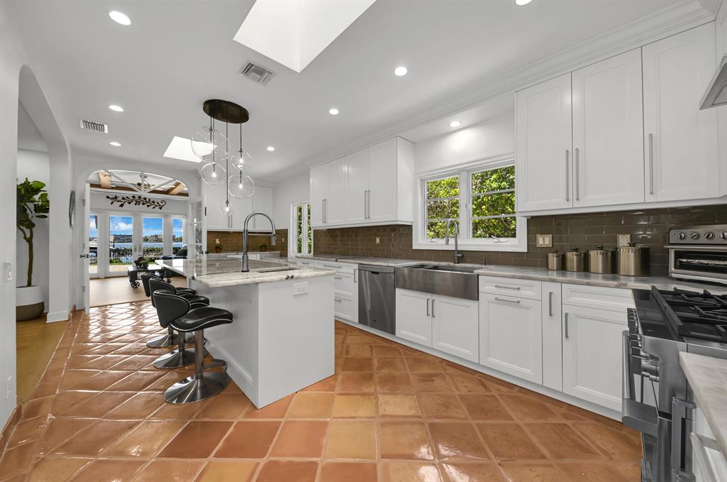 LAKE SHORES LANTANA - Residential