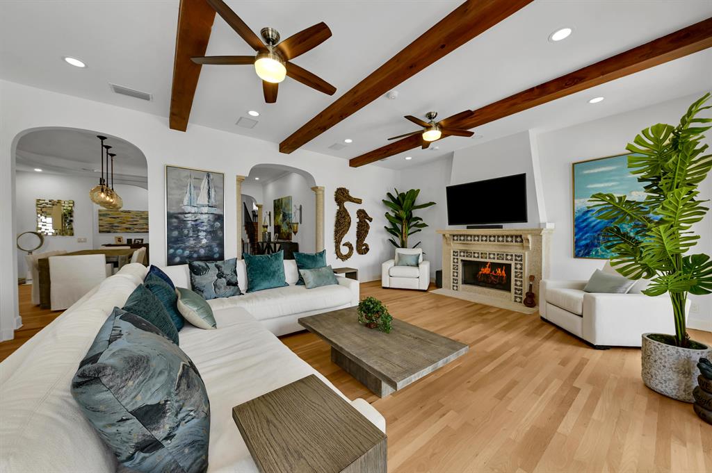 LAKE SHORES LANTANA - Residential