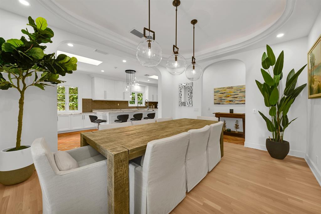 LAKE SHORES LANTANA - Residential