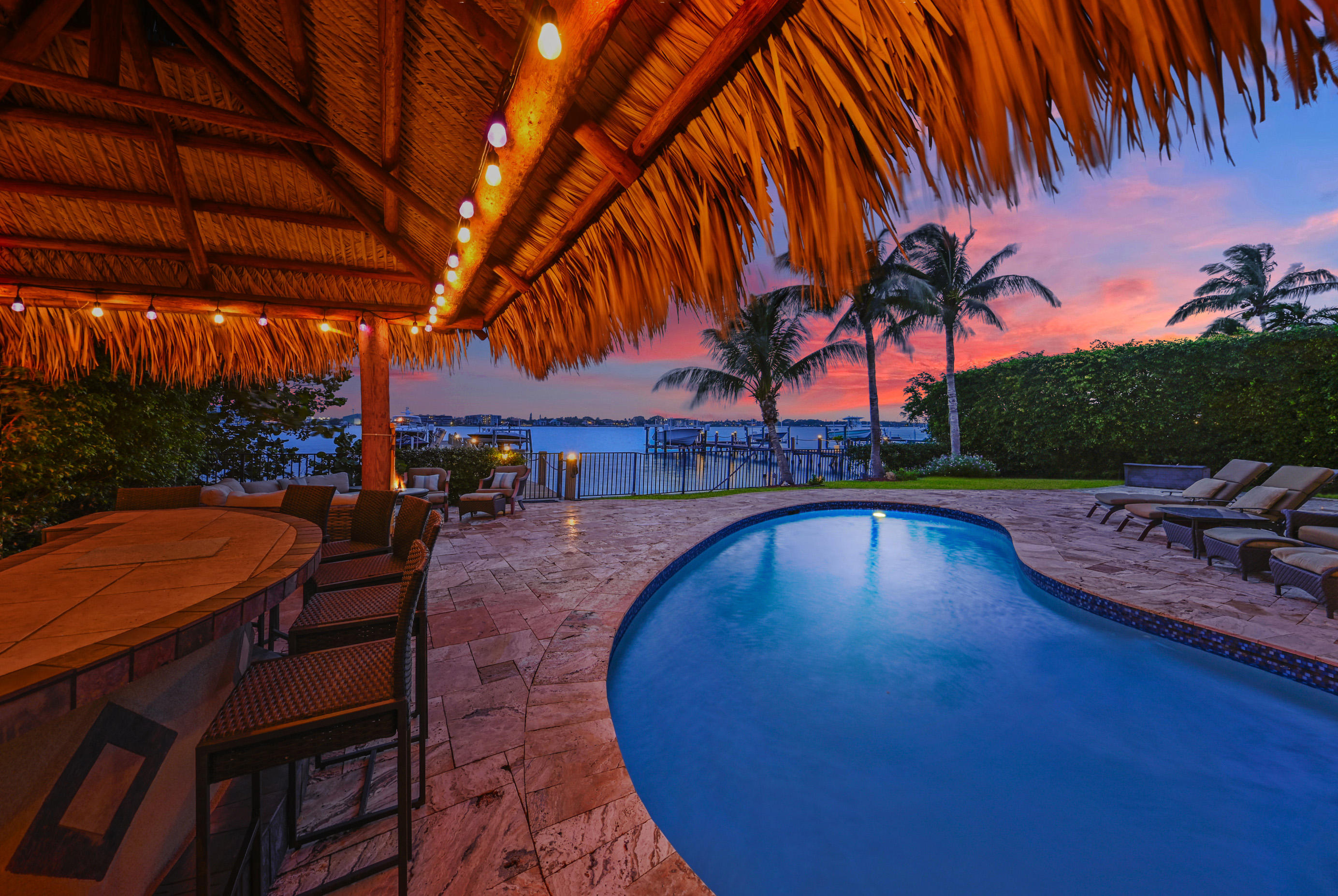 LAKE SHORES LANTANA - Residential