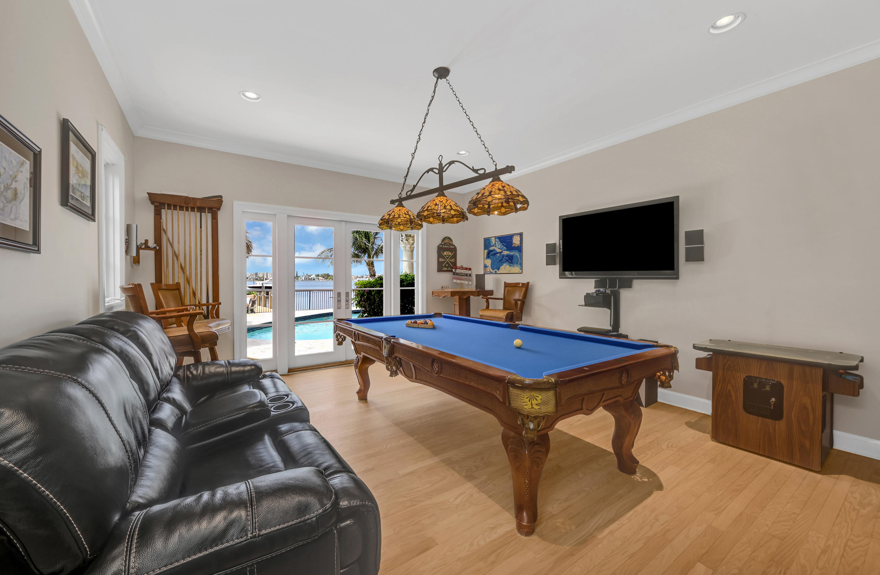 LAKE SHORES LANTANA - Residential