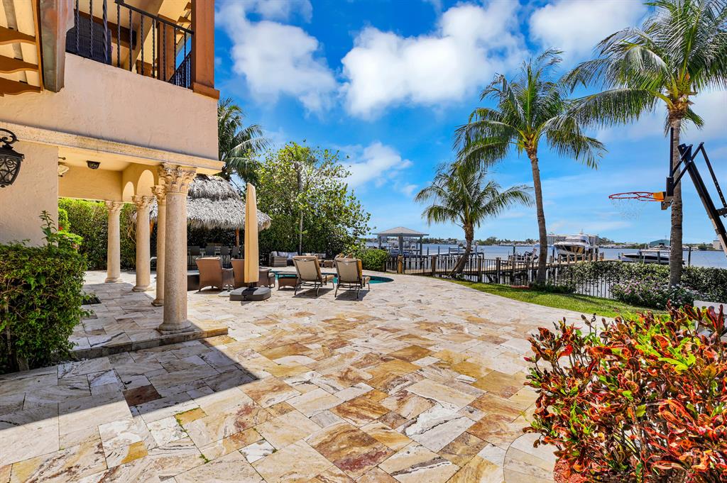 LAKE SHORES LANTANA - Residential