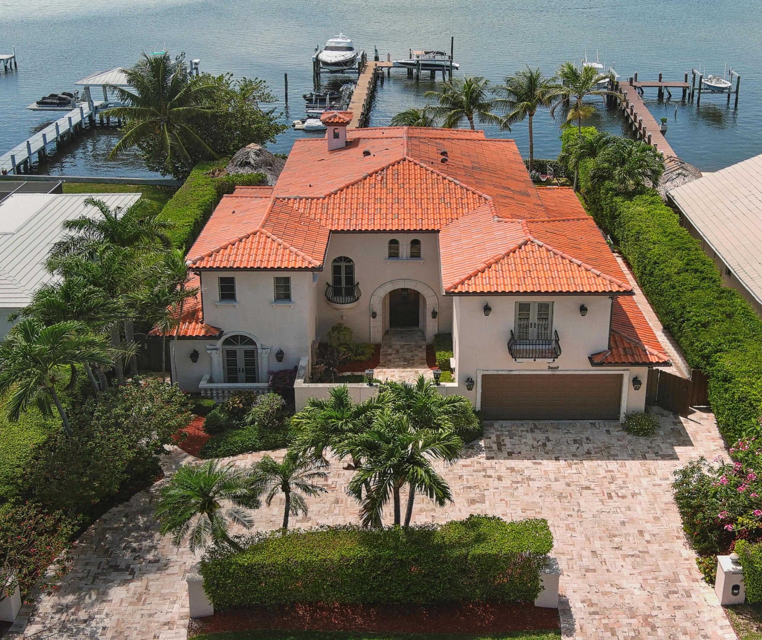 LAKE SHORES LANTANA - Residential