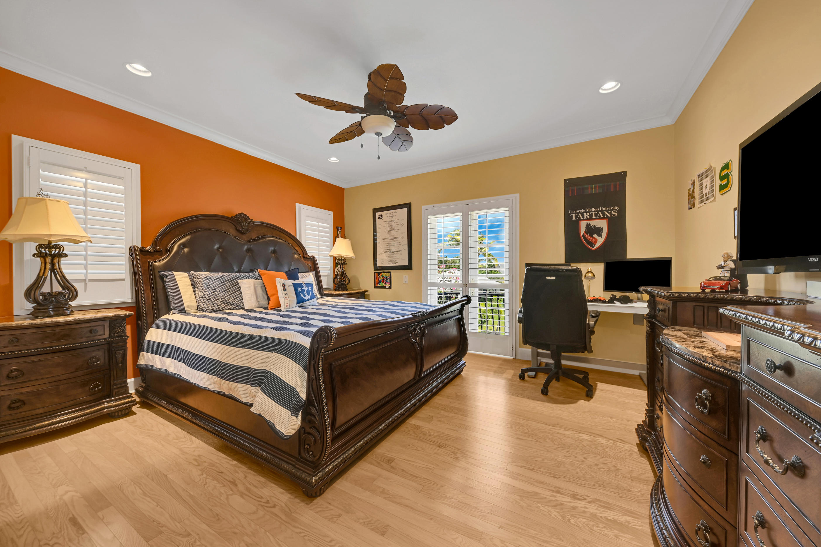 LAKE SHORES LANTANA - Residential