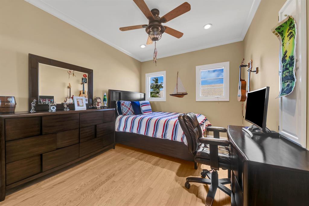 LAKE SHORES LANTANA - Residential