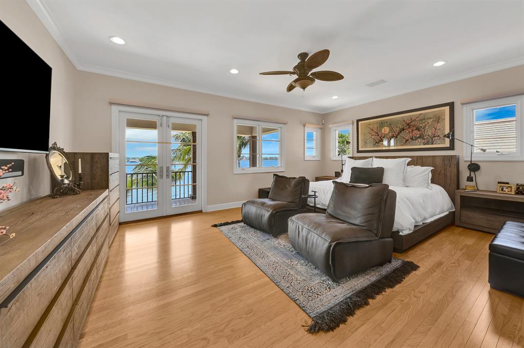 LAKE SHORES LANTANA - Residential