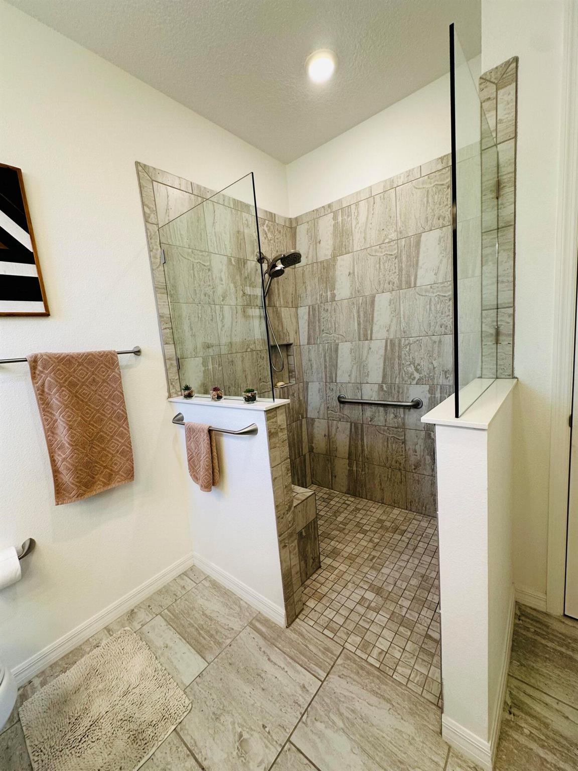 ON TOP OF THE WORLD PHASE - Residential