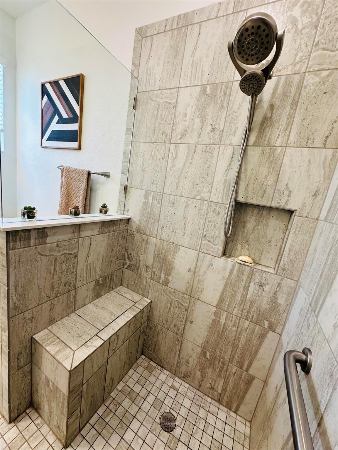 ON TOP OF THE WORLD PHASE - Residential