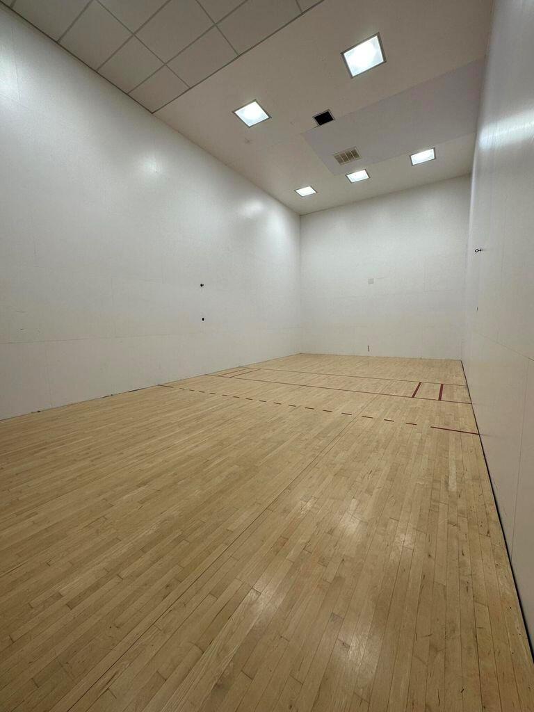 ON TOP OF THE WORLD PHASE - Residential