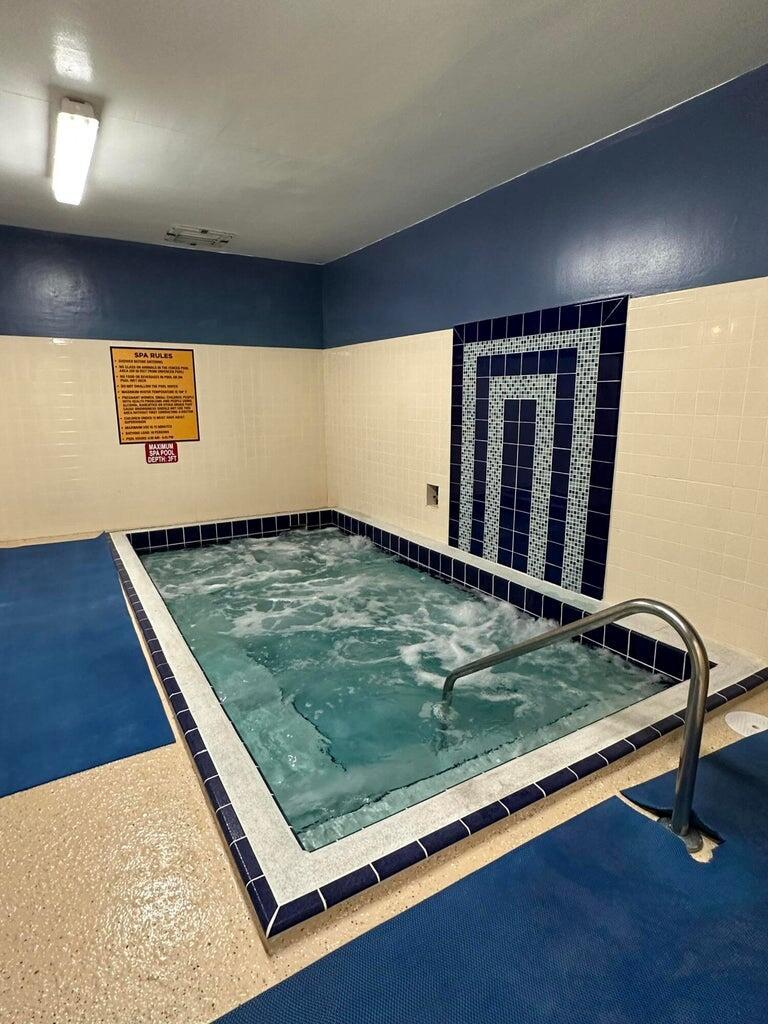 ON TOP OF THE WORLD PHASE - Residential