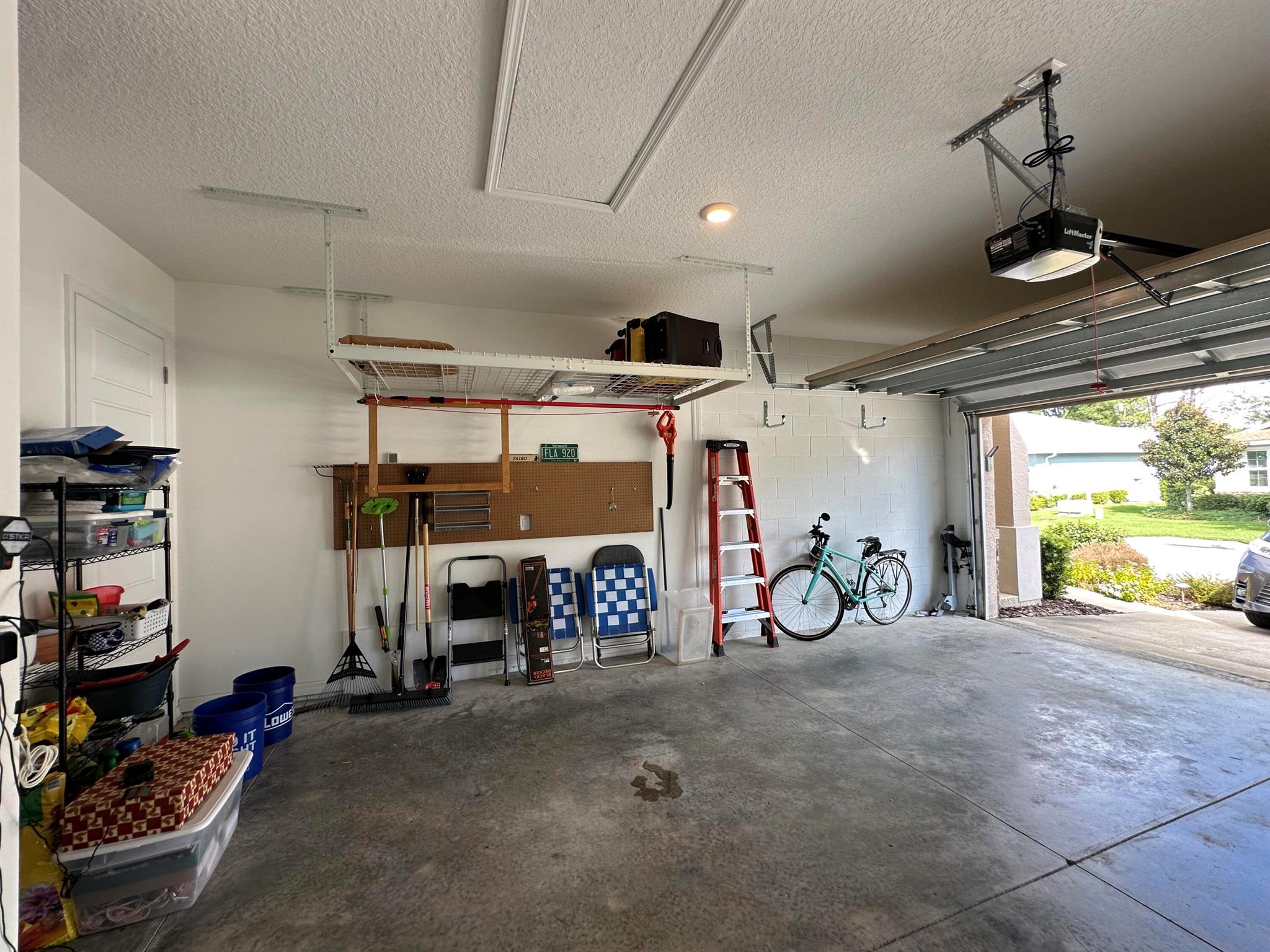 ON TOP OF THE WORLD PHASE - Residential