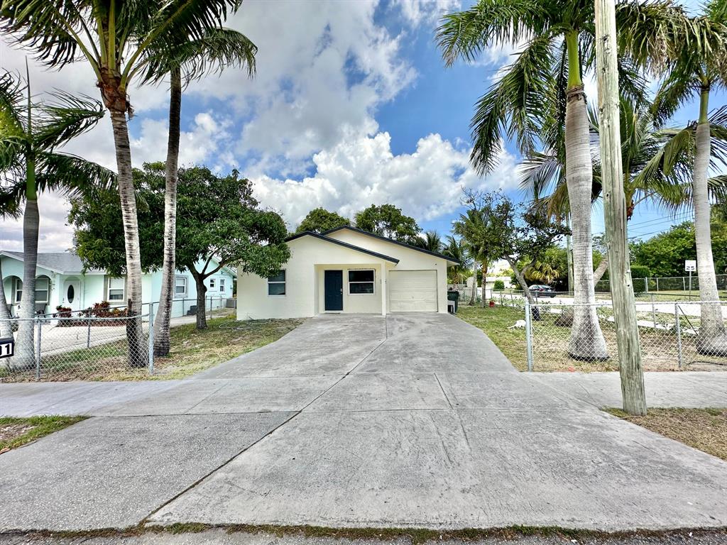 Fast Move In Available. No HOA. You're going to love this house and it's amazing backyard full of Mango, Lime, Avocado and Coconut Tree's. Enjoy the 1 Car Garage and 4 Bedrooms an 2 Bathrooms and a Full Size Washer and Dryer. This Property is located only blocks away from the Attractive Down Town Delray Atlantic Ave,Beaches and I-95. This one won't last!