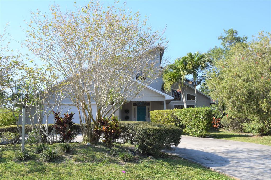 Photo of 1701 SE Ebb Court, Port Saint Lucie, FL 34952 (MLS # R10789249)