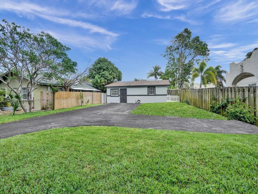 FERNWOOD - Residential Lease