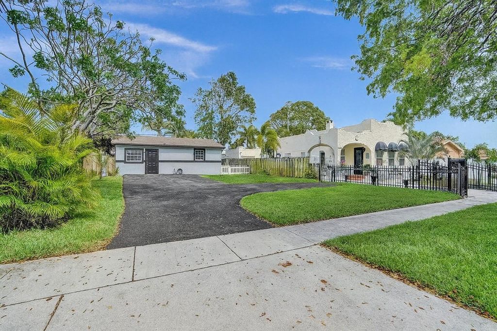 Photo of 5606 Garden Avenue, West Palm Beach, FL 33405 (MLS # R11134978)