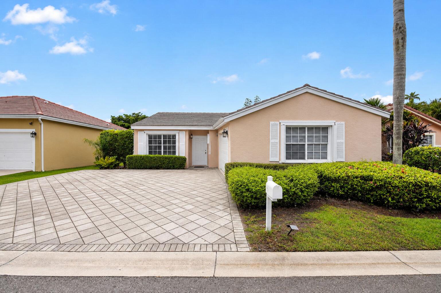208 Caribe Court, Greenacres FL 33413