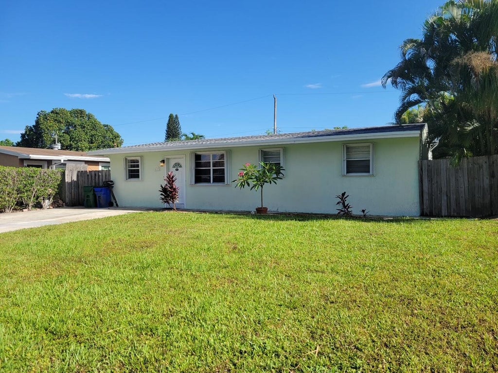 Photo of 6151 SW 2nd Street, Margate, FL 33068 (MLS # B26050781)