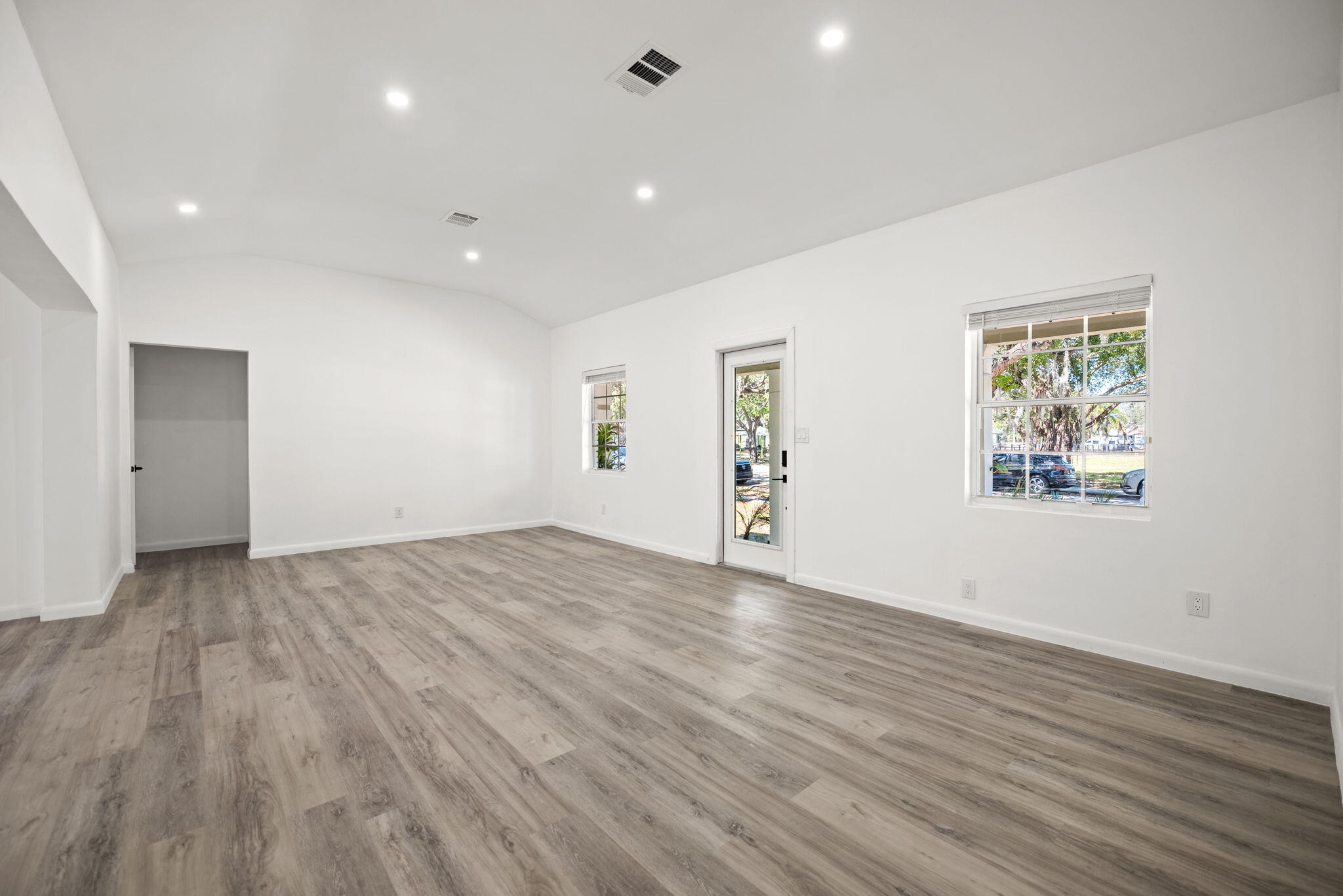 HOLLYWOOD - Residential Lease