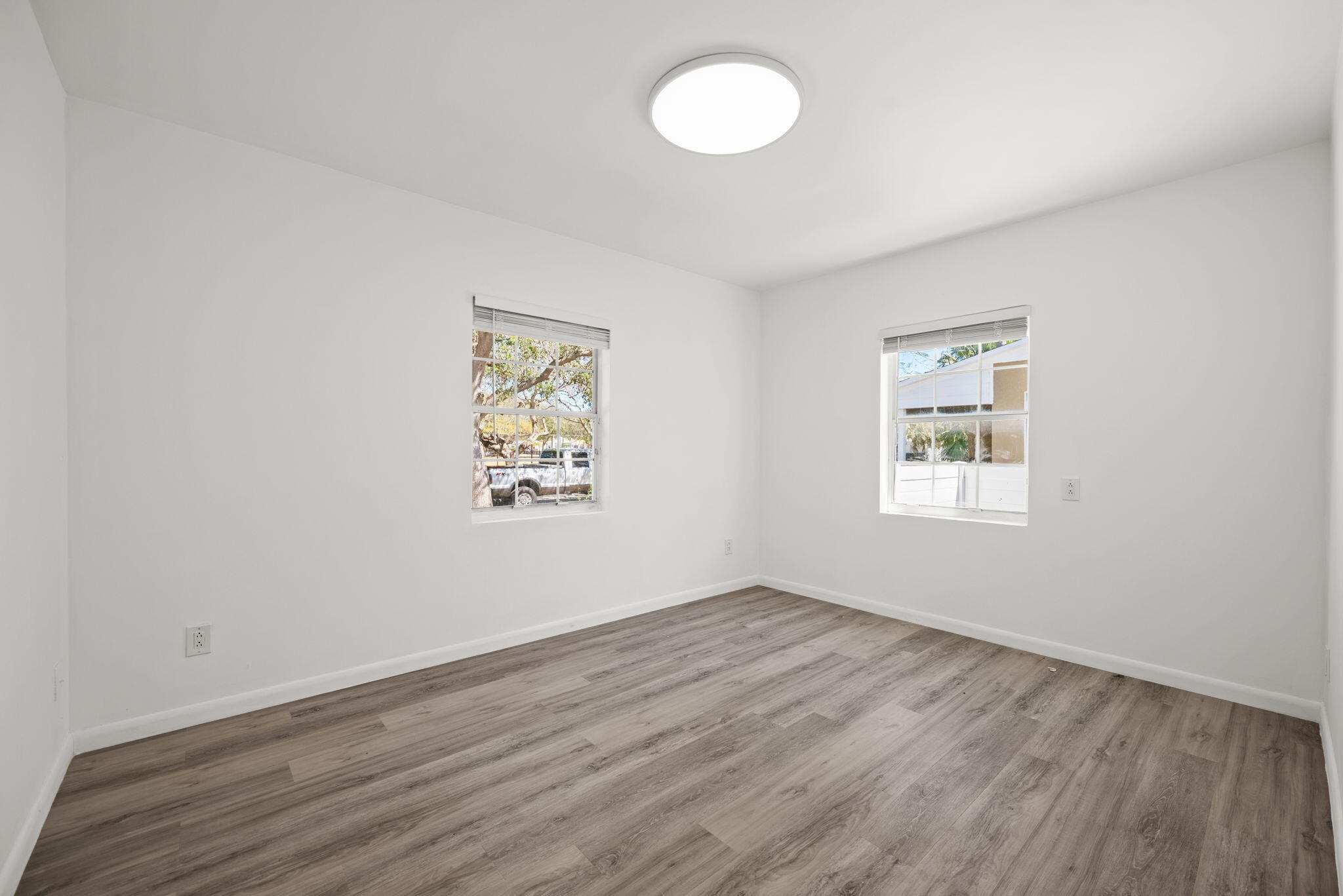 HOLLYWOOD - Residential Lease