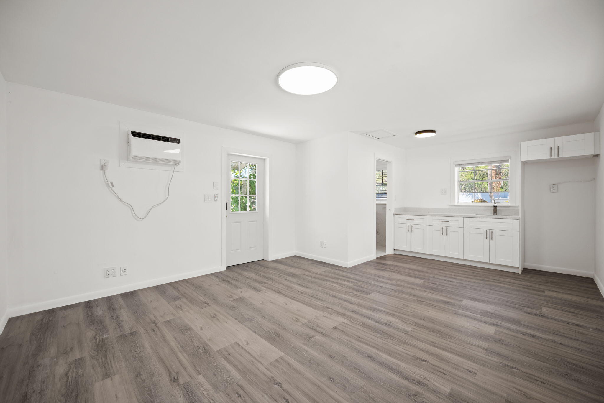 HOLLYWOOD - Residential Lease