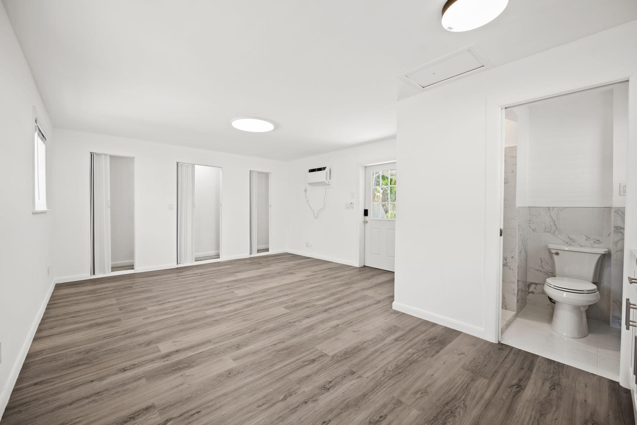 HOLLYWOOD - Residential Lease