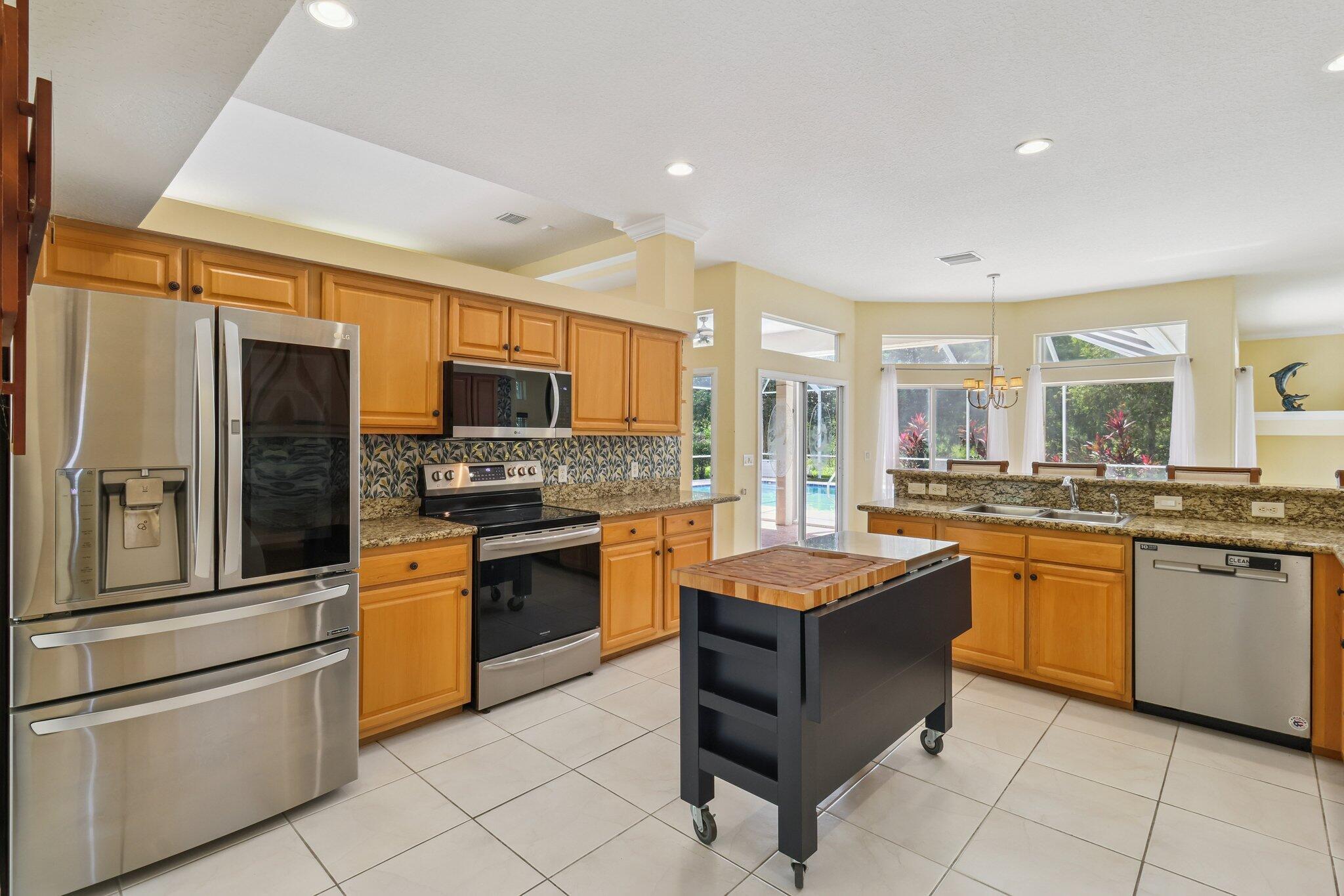 COUNTRY CLUB ESTATES PARC - Residential