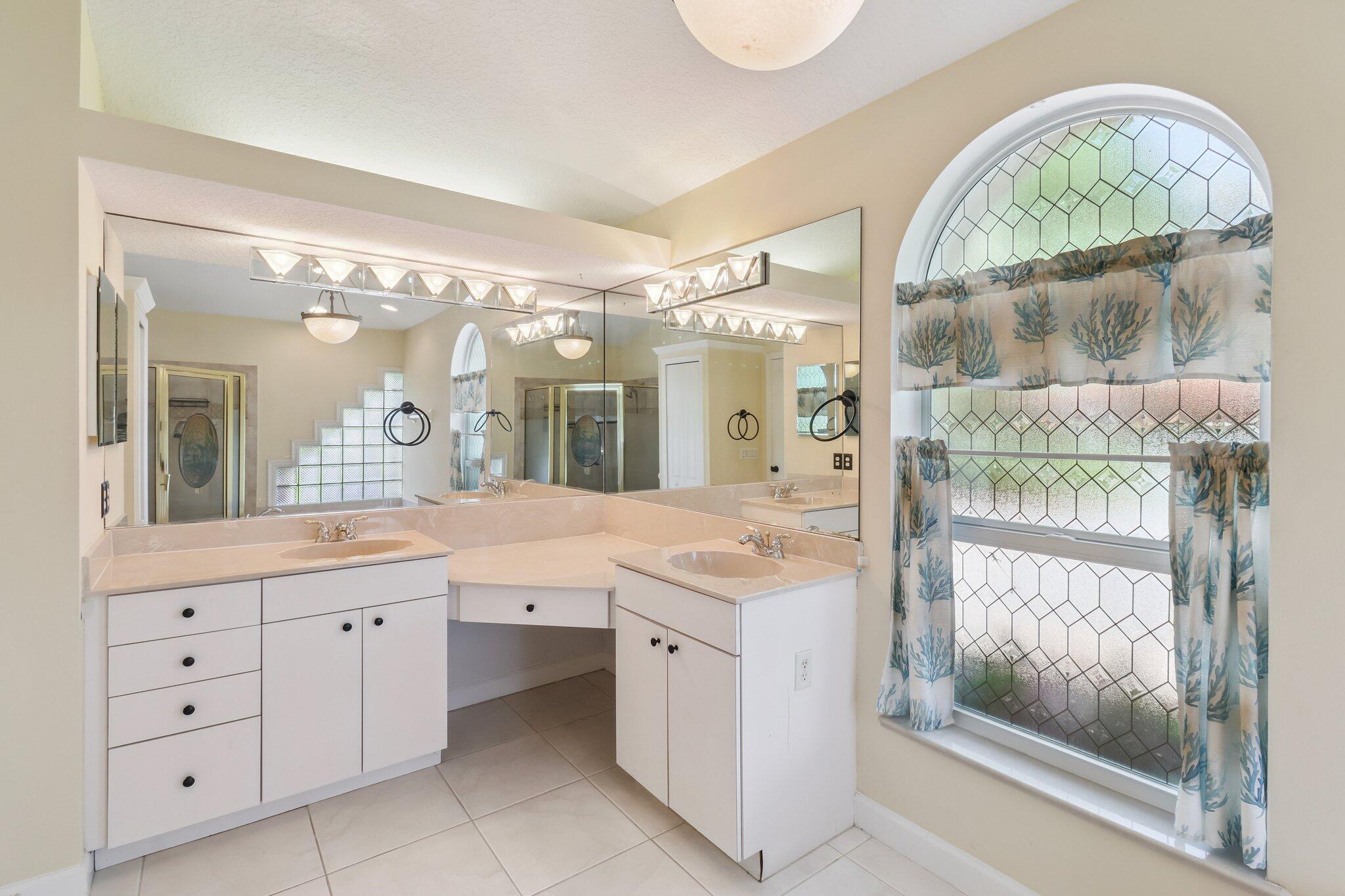 COUNTRY CLUB ESTATES PARC - Residential