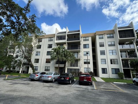 Condominium in Tamarac FL 6190 Woodlands Boulevard Blvd.jpg