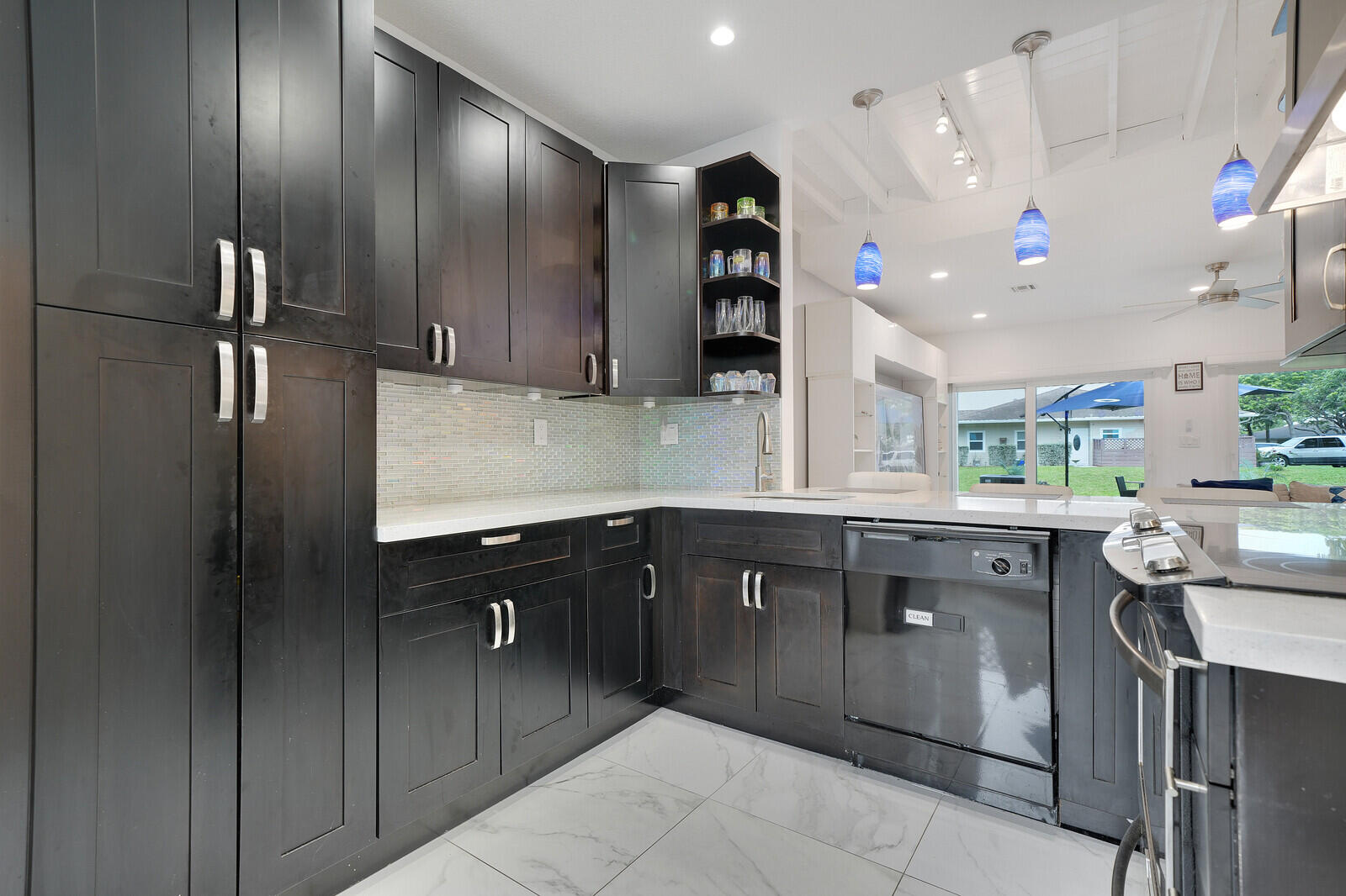 WOODLAKE SHORES - Residential