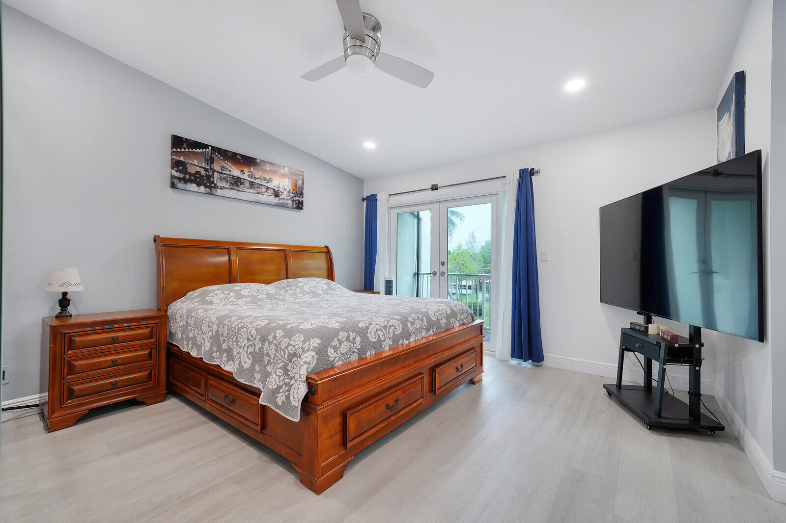 WOODLAKE SHORES - Residential