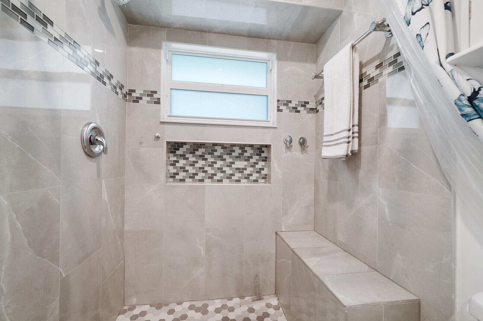 WOODLAKE SHORES - Residential