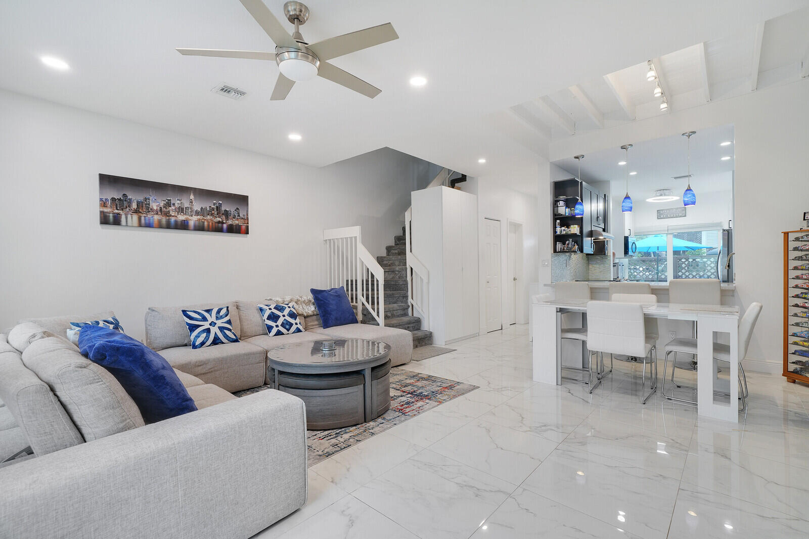 WOODLAKE SHORES - Residential